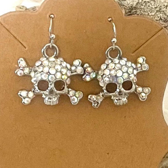Skull rhinestone earrings - NEW ITEM - Picture 2 of 4